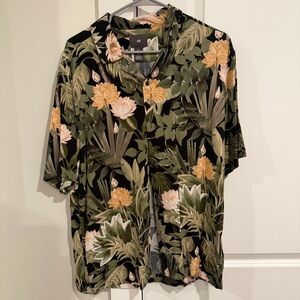 H&M Men's Tropical Floral Shirt - Black and Green